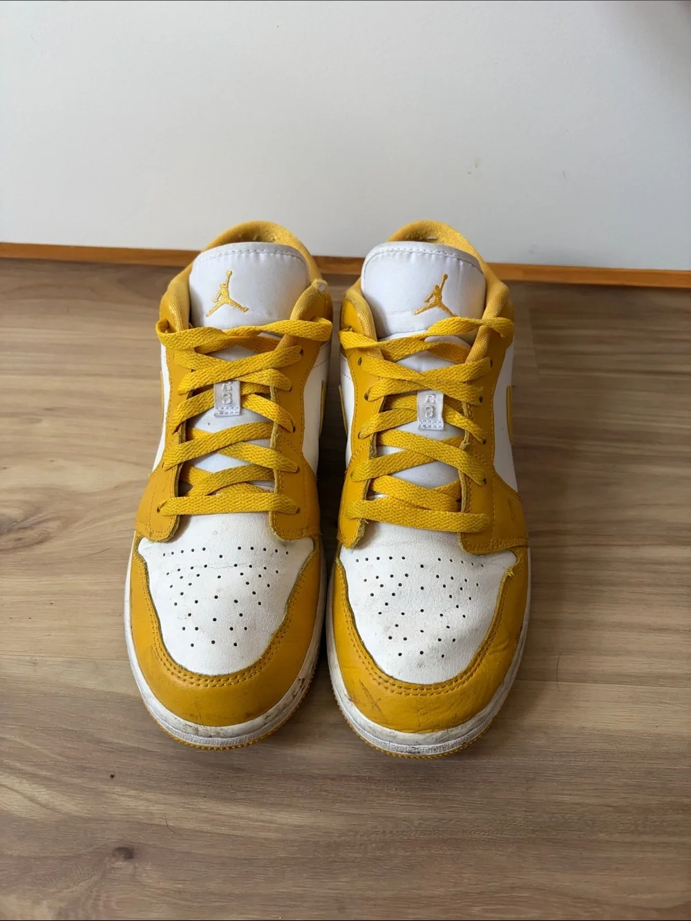 Nike Jordan Low-Top Sneakers in Yellow and White